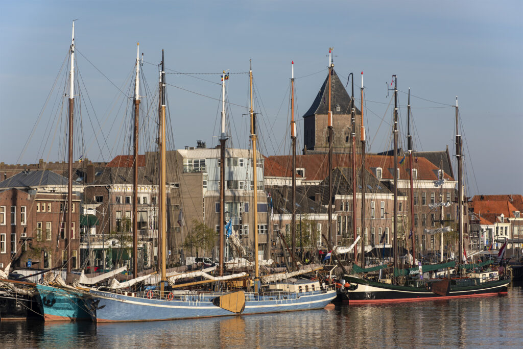 Zeilschip De Hester vaart vanuit Hanzestad Kampen. De perfecte start van jouw bedrijfsuitje of familieweekend